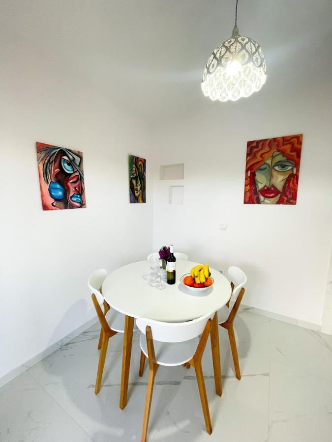 Spacious Apartment Amaros Korcula Town Exterior photo